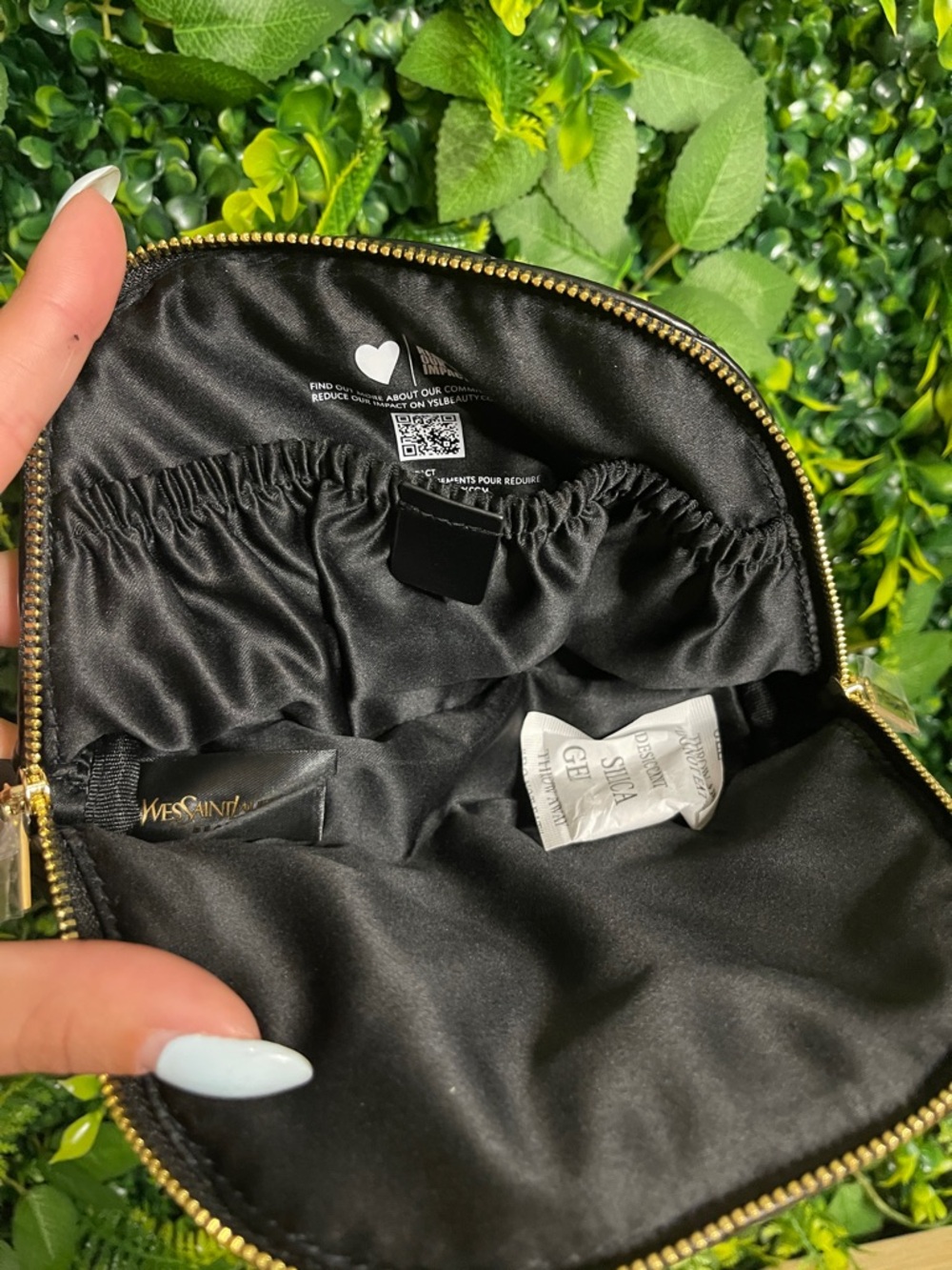 YSL Beauty  Black Quilted Cosmetic Pouch with Gold Zipper - Picture 5 of 7